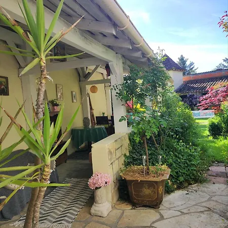 بيت للعطل Chez Carole, Le Jardin Secret Au Coeur Du Village Vazerac