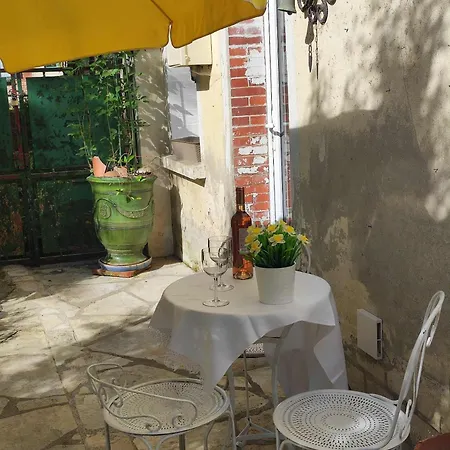 Chez Carole, Le Jardin Secret Au Coeur Du Village بيت للعطل