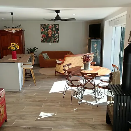 Chez Carole, Le Jardin Secret Au Coeur Du Village